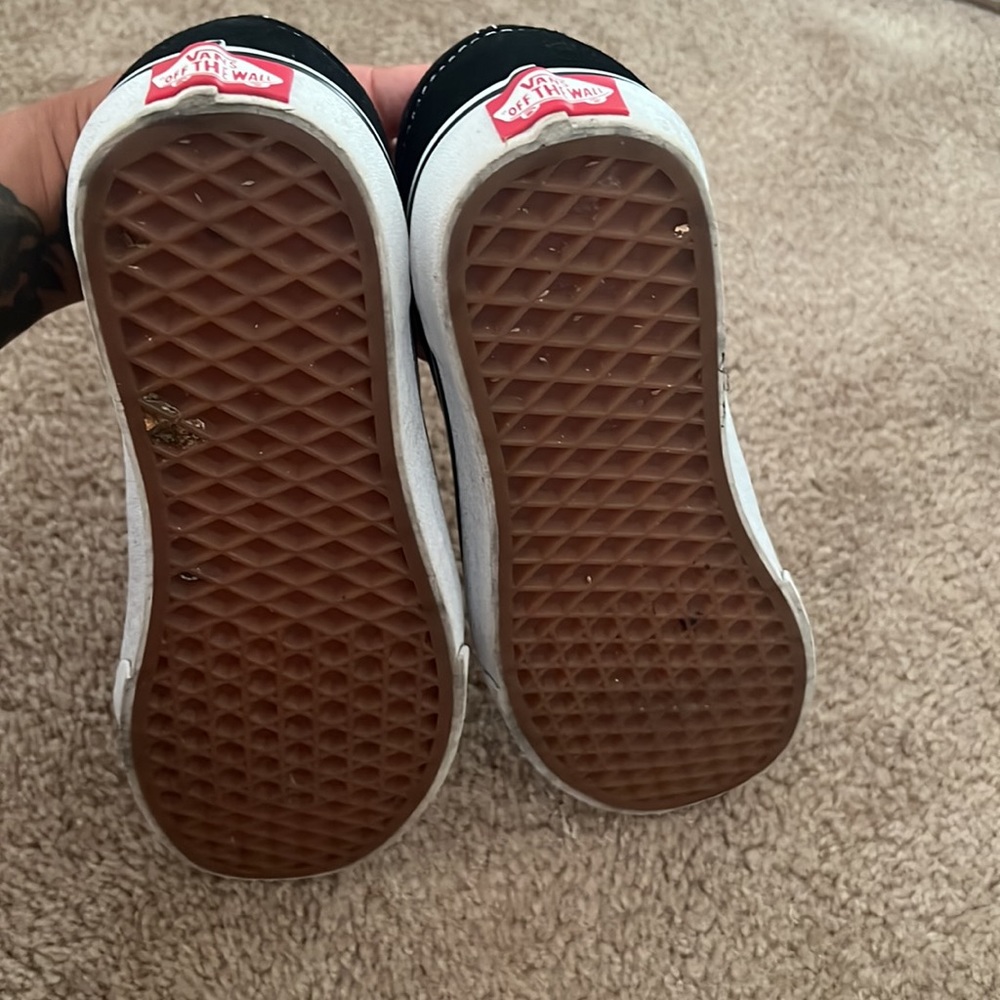 Vans - Picture 5 of 8